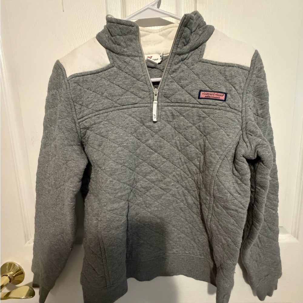 Vineyard Vines Quilted Gray Half-Zip Pullover with Cream Shoulders